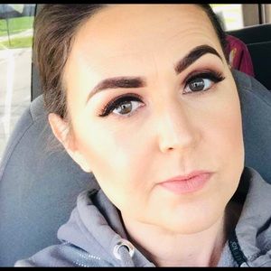 Meet your Posher, Deana